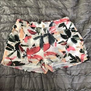 NWOT floral boutique shorts
